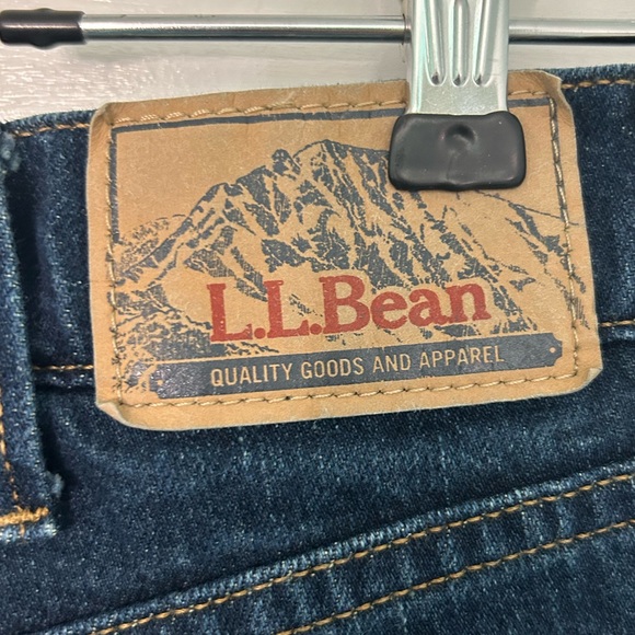 L.L. Bean Dark Wash Natural Fit Jeans - Picture 3 of 4